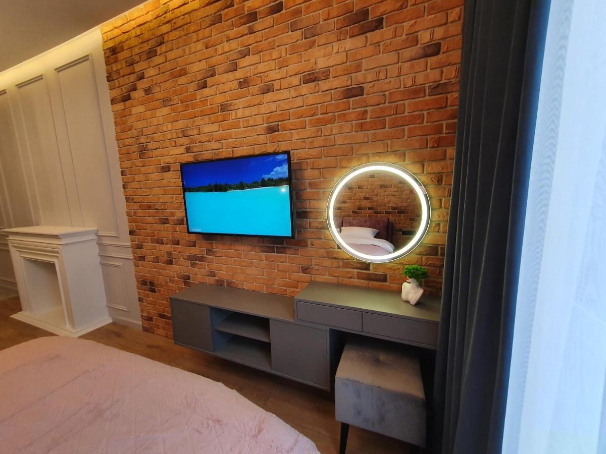 Design Studio In The Center Of Kyiv Residential Complex "Yaroslavov Grad" エクステリア 写真